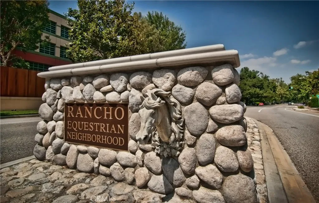 1520 W Riverside Drive W, Burbank, California 91506 home-pic-40